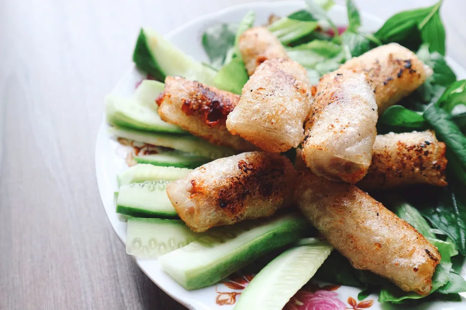 Bàn nướng đông khách tại Út Hạnh